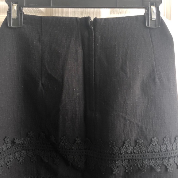 H&M black mini skirt with lace detail - Picture 4 of 4
